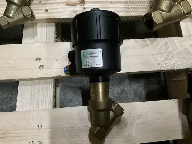 Buschjost pneumatische magneetventielen (8x) - afbeelding 1 van  2