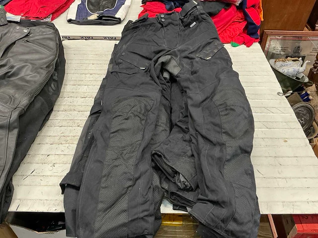 Buse air ventilation motorbroek (7x) - afbeelding 1 van  6