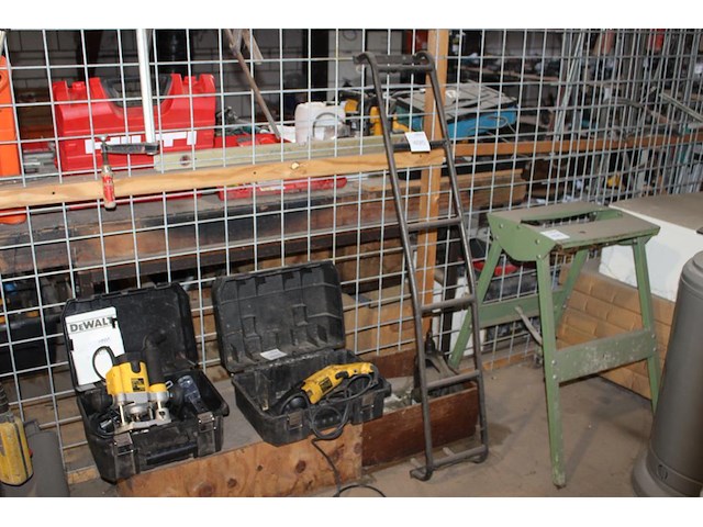 Busladder met 6 treden. - afbeelding 1 van  2