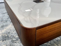 By italia salontafel met wit marmeren blad by italia, walnoot / wit marmer - afbeelding 5 van  9