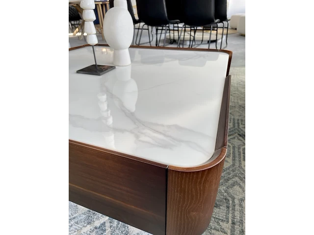 By italia salontafel met wit marmeren blad by italia, walnoot / wit marmer - afbeelding 6 van  9