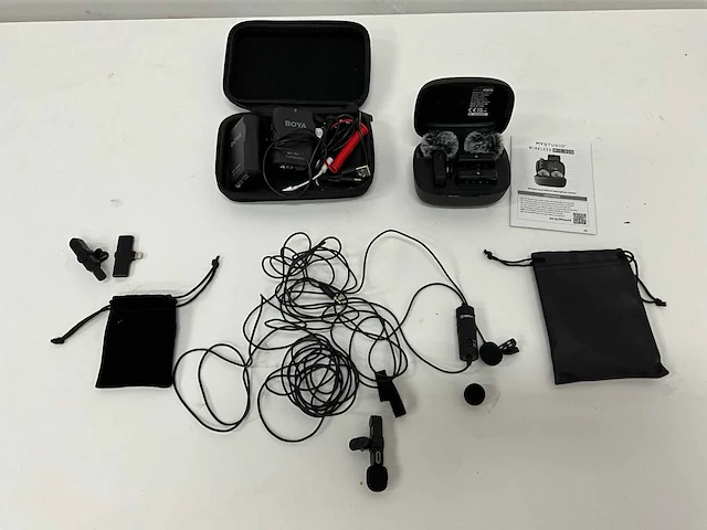 By-wm4 pro (boya) en wireless microphone kit (mystudio) - draadloze/bedrade lavalier-microfoonsets - afbeelding 1 van  8