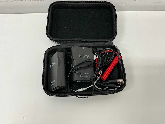 By-wm4 pro (boya) en wireless microphone kit (mystudio) - draadloze/bedrade lavalier-microfoonsets - afbeelding 4 van  8