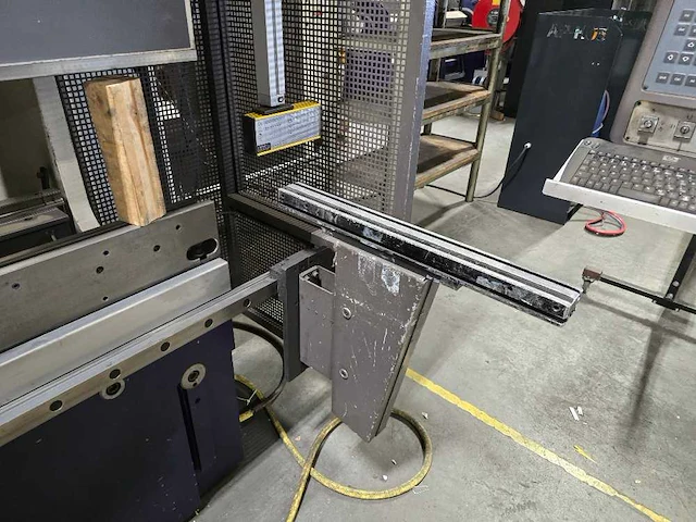 Bystronic - 2005 - pr 100 x 3100 - cnc-kantbank - afbeelding 8 van  9