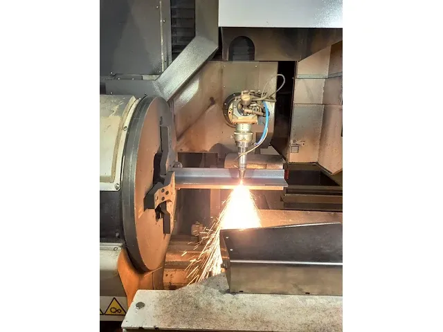 Bystronic - fl300 3d - lasersnijmachine - afbeelding 16 van  76