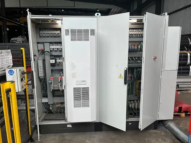 Bystronic - fl300 3d - lasersnijmachine - afbeelding 28 van  76