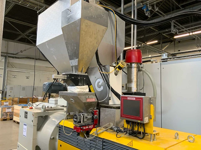 (c) 2022 nrg p:gran 205 v lsp uwp vlokken recycling extruder - afbeelding 16 van  20