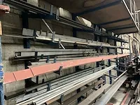 (c) partij staal in verticale stafmateriaal stelling - afbeelding 5 van  7