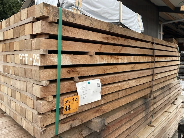 Ca. 100x angelim pedra regels fijnbezaagd, 52x75mm, lengte 275cm - afbeelding 2 van  3