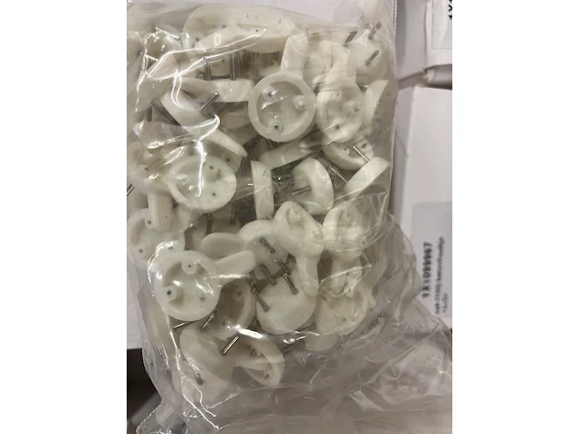 Ca. 100x doosjes betonhaakjes - afbeelding 3 van  3