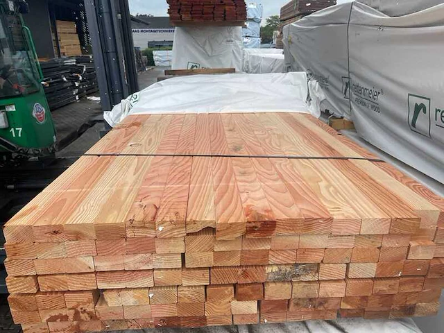 Ca. 100x douglas regels geschaafd, 45x70mm, lengte 500cm - afbeelding 1 van  3