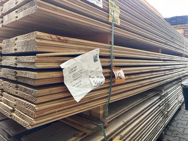 Ca. 100x douglas veer en groef , 18x145mm, lengte 400cm - afbeelding 2 van  3