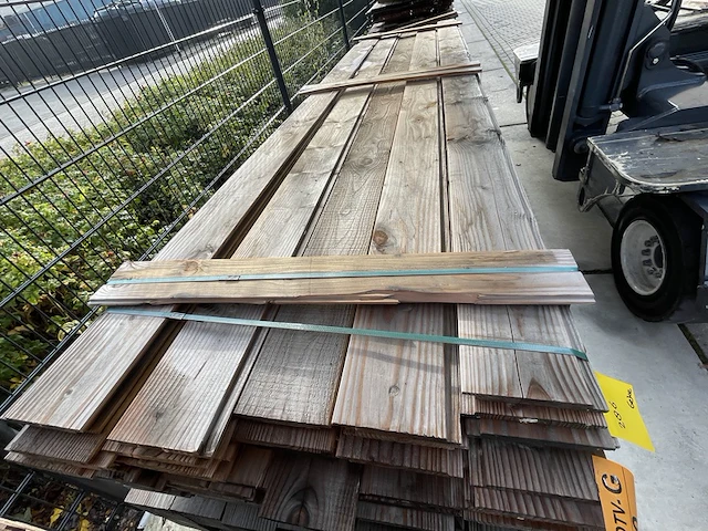 Ca. 100x douglas wisselsponning, 18x190mm, lengte 400cm - afbeelding 1 van  3