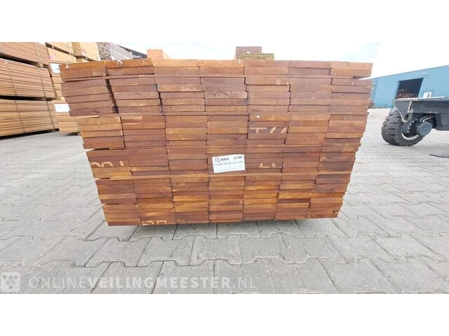 Ca. 100x guyana teak hardhouten planken geschaafd, 21x145mm, lengte 365cm - afbeelding 2 van  3