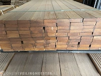 Ca. 100x guyana teak hardhouten planken geschaafd, 27x95mm, lengte 365cm - afbeelding 3 van  3