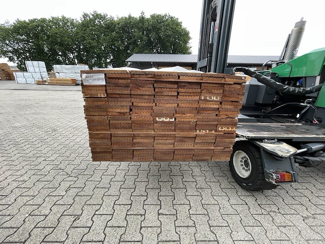 Ca. 100x guyana teak vlonderplanken, 21x145mm, lengte 395cm - afbeelding 3 van  4