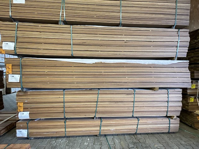 Ca. 100x guyana teak vlonderplanken, 21x145mm, lengte 395cm - afbeelding 4 van  4