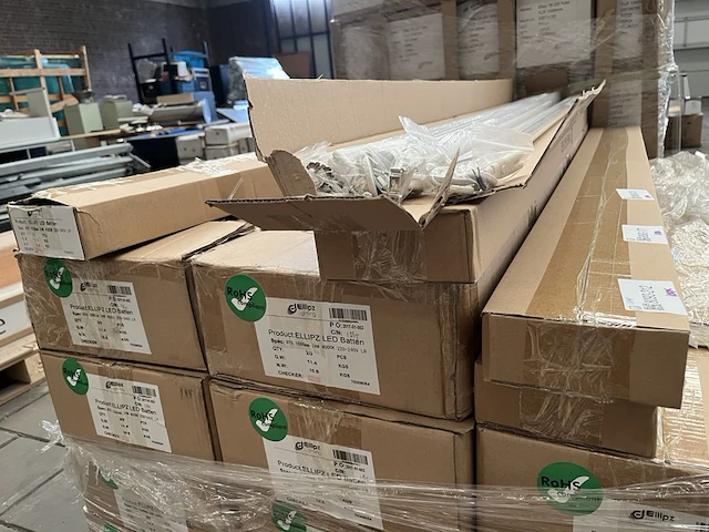 Ca. 100x led batten bt5 1500 mm 24w 4000k ellipz lighting - afbeelding 1 van  16