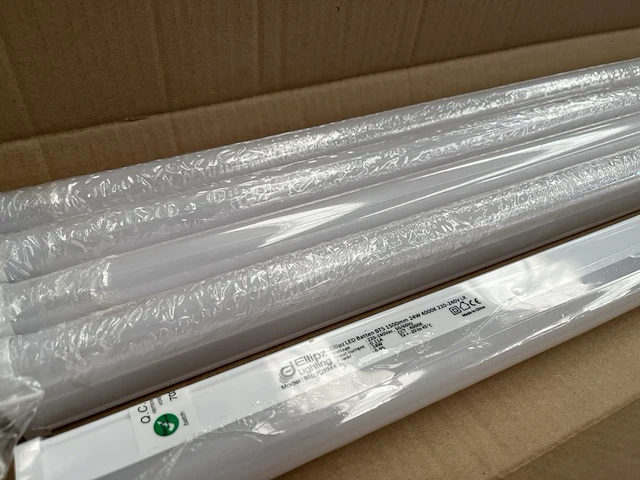 Ca. 100x led batten bt5 1500 mm 24w 4000k ellipz lighting - afbeelding 15 van  16