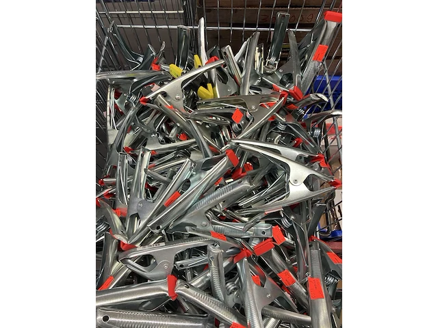 Ca. 100x markt spanklemmen - afbeelding 1 van  2