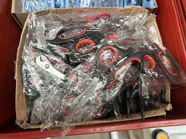 Ca. 100x nagelschaar voor huisdieren met krat - afbeelding 2 van  4