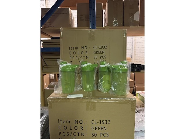 Ca. 100x shakebeker - afbeelding 1 van  4