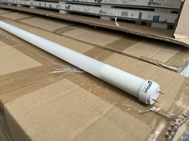 Ca. 100x t8 led tube tl2f 1500 mm 5000k ellipz lighting - afbeelding 2 van  4