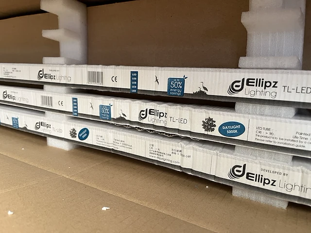 Ca. 100x t8 led tube tl2f 1500 mm 5000k ellipz lighting - afbeelding 3 van  4