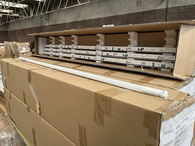 Ca. 100x t8 led tube tl2f 1500 mm 5000k ellipz lighting - afbeelding 3 van  3