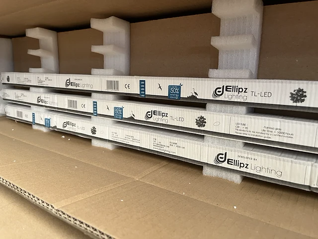 Ca. 100x t8 led tube tl2f 1500 mm 5000k ellipz lighting - afbeelding 4 van  5