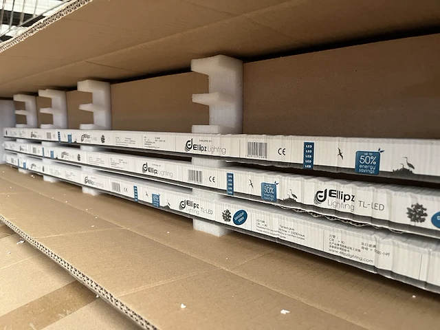 Ca. 100x t8 led tube tl2f 1500 mm 5000k ellipz lighting - afbeelding 3 van  4
