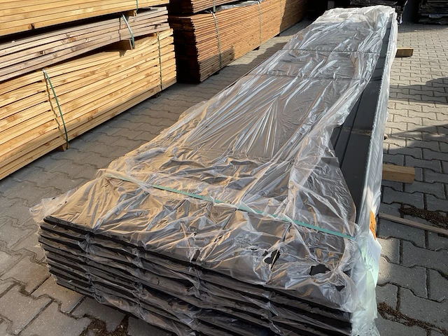 Ca. 100x zweeds rabat zwart gecoat, 16x195mm, lengte 540cm - afbeelding 1 van  3