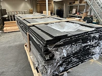 Ca. 104x blokhutprofielplanken, zwart gespoten - afbeelding 1 van  9