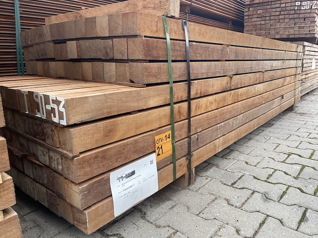 Ca. 104x massaranduba palen fijnbezaagd , 70x70mm, lengte 39/275cm 65/305cm - afbeelding 2 van  3