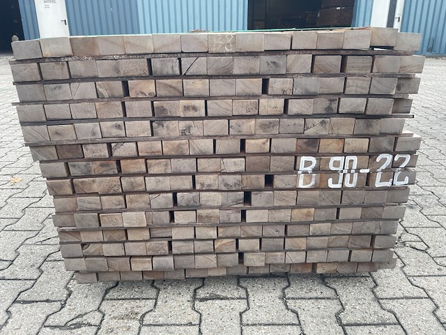 Ca. 105x massaranduba regels fijnbezaagd, 40x60mm, lengte 250cm - afbeelding 3 van  4