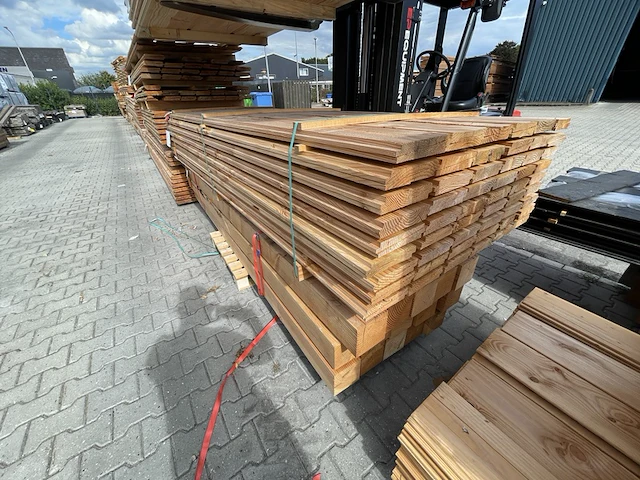 Ca. 108x douglas zweeds rabat, 26x190mm, lengte 300cm - afbeelding 2 van  3