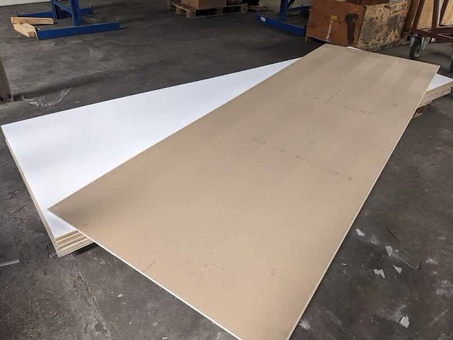 Ca. 10x afgewerkte gibsplaat knauf, 02- a- plaat, wit - afbeelding 3 van  7