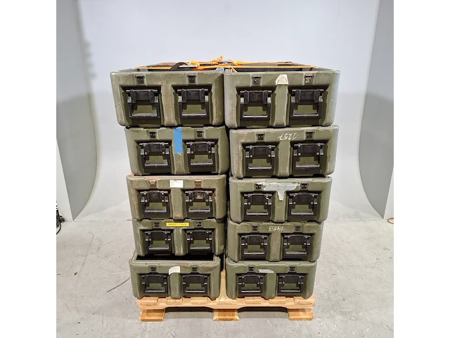 Ca. 10x bodemdeel t.b.v transportkist, hardigg - afbeelding 1 van  8