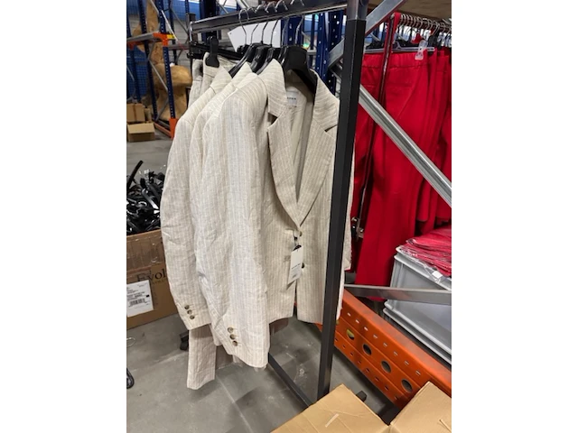 Ca. 10x broek en 15x blazer, suitss me, off-beat, sand pinstripe - afbeelding 3 van  6