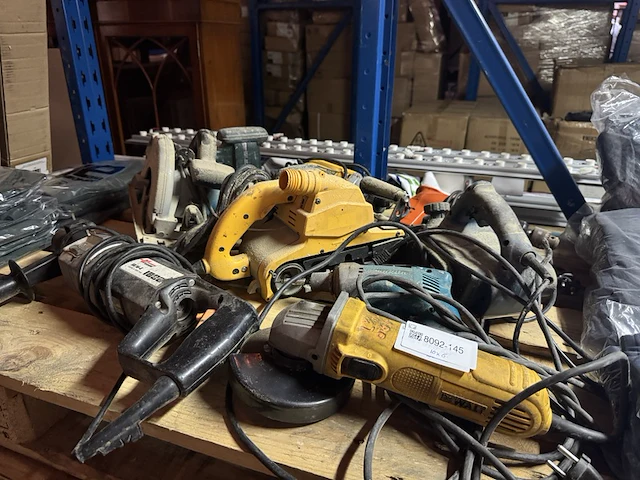 Ca. 10x divers bouwgereedschap w.o. dewalt, makita, metabo, würth - afbeelding 1 van  15