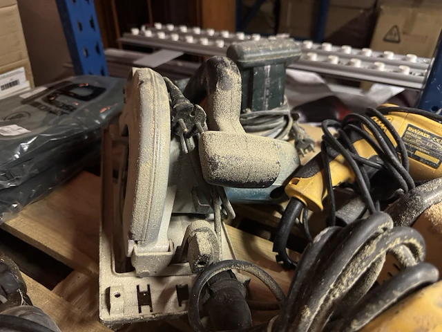 Ca. 10x divers bouwgereedschap w.o. dewalt, makita, metabo, würth - afbeelding 15 van  15
