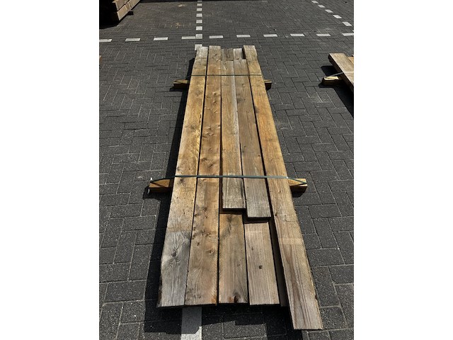 Ca. 10x douglas balk fijn bezaagd , 3,4 x 15, 8x300/2x210 - afbeelding 1 van  1