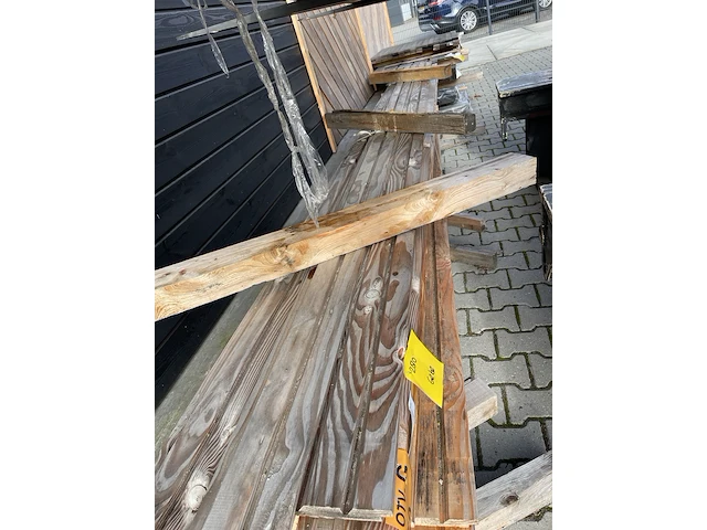Ca. 10x douglas dubbele rhombus profiel geschaafd, 25x135mm, lengte 400cm - afbeelding 1 van  3