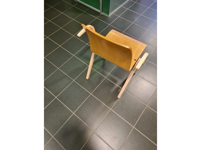 Ca. 10x kantinestoel en 1x bezoekers stoel - afbeelding 3 van  5