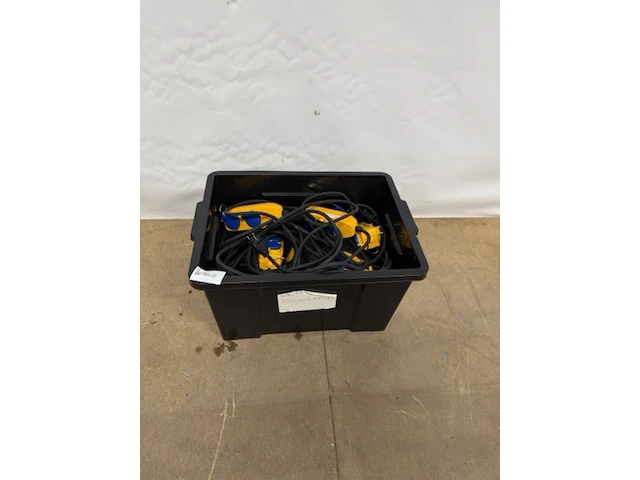 Ca. 10x stekkerblok 4-voudig brennenstuhl, powerblock, geel - afbeelding 4 van  6