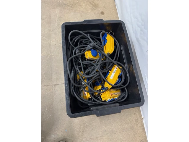 Ca. 10x stekkerblok 4-voudig brennenstuhl, powerblock, geel - afbeelding 5 van  6