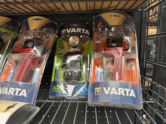 Ca. 10x zaklamp, batterijladers varta - afbeelding 2 van  5