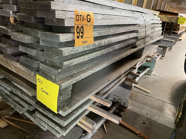 Ca. 110x partij eikenhout, 19x70mm, lengte 200cm - afbeelding 2 van  3
