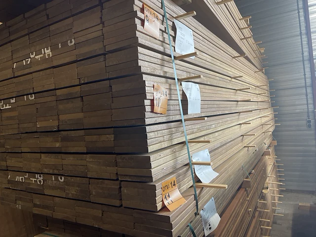 Ca. 114x guyana ipé planken geschaafd, 21x145mm, lengte 395cm - afbeelding 4 van  4