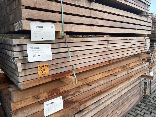 Ca. 114x massaranduba regels fijnbezaagd, 40x60mm, lengte 300cm - afbeelding 4 van  4